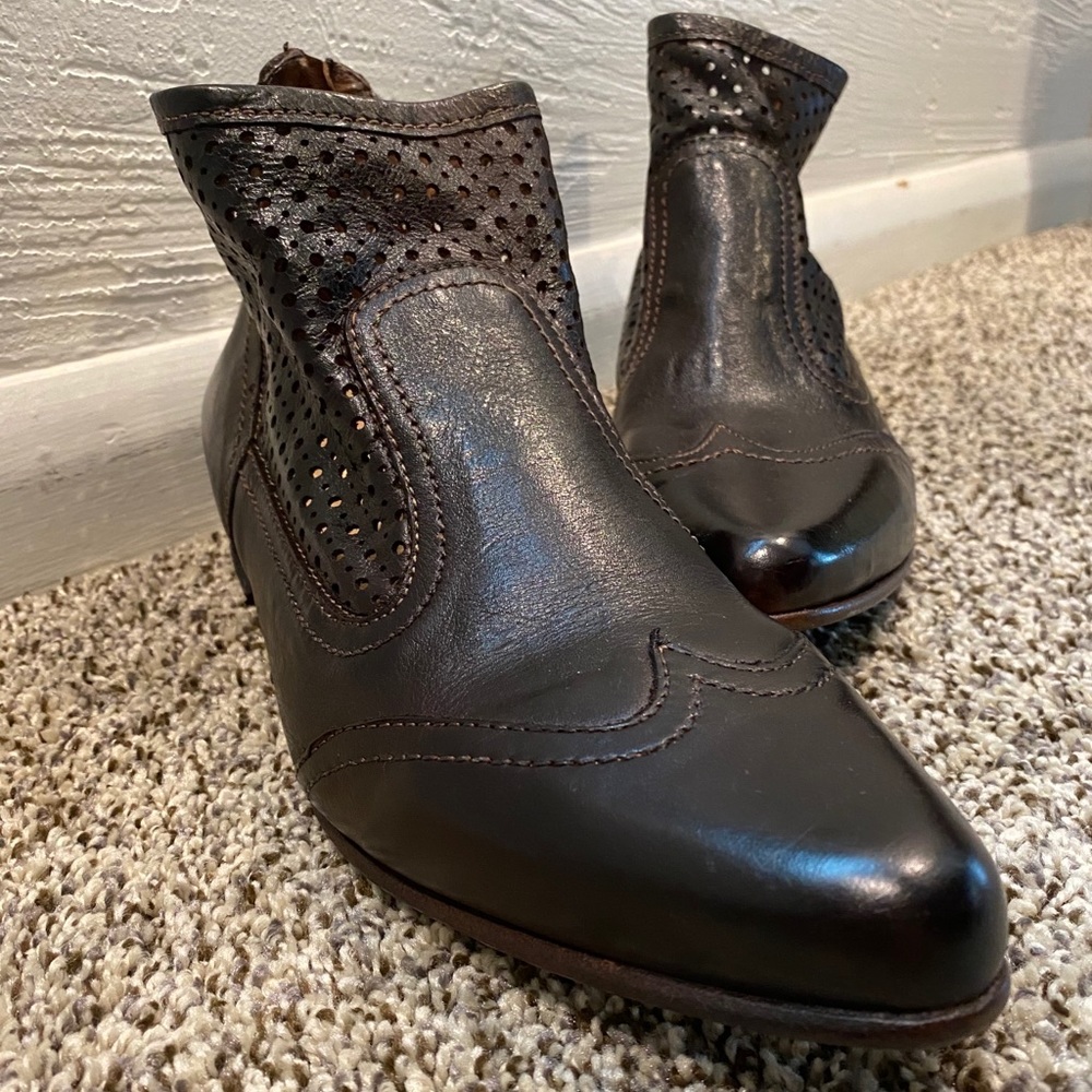 Bedstu Merlot Booties